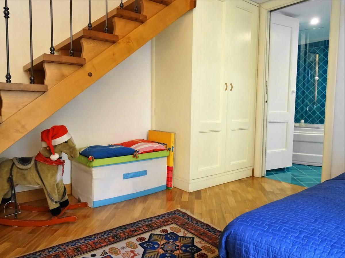 Mezzocannone Holiday House Neapel Exterior foto